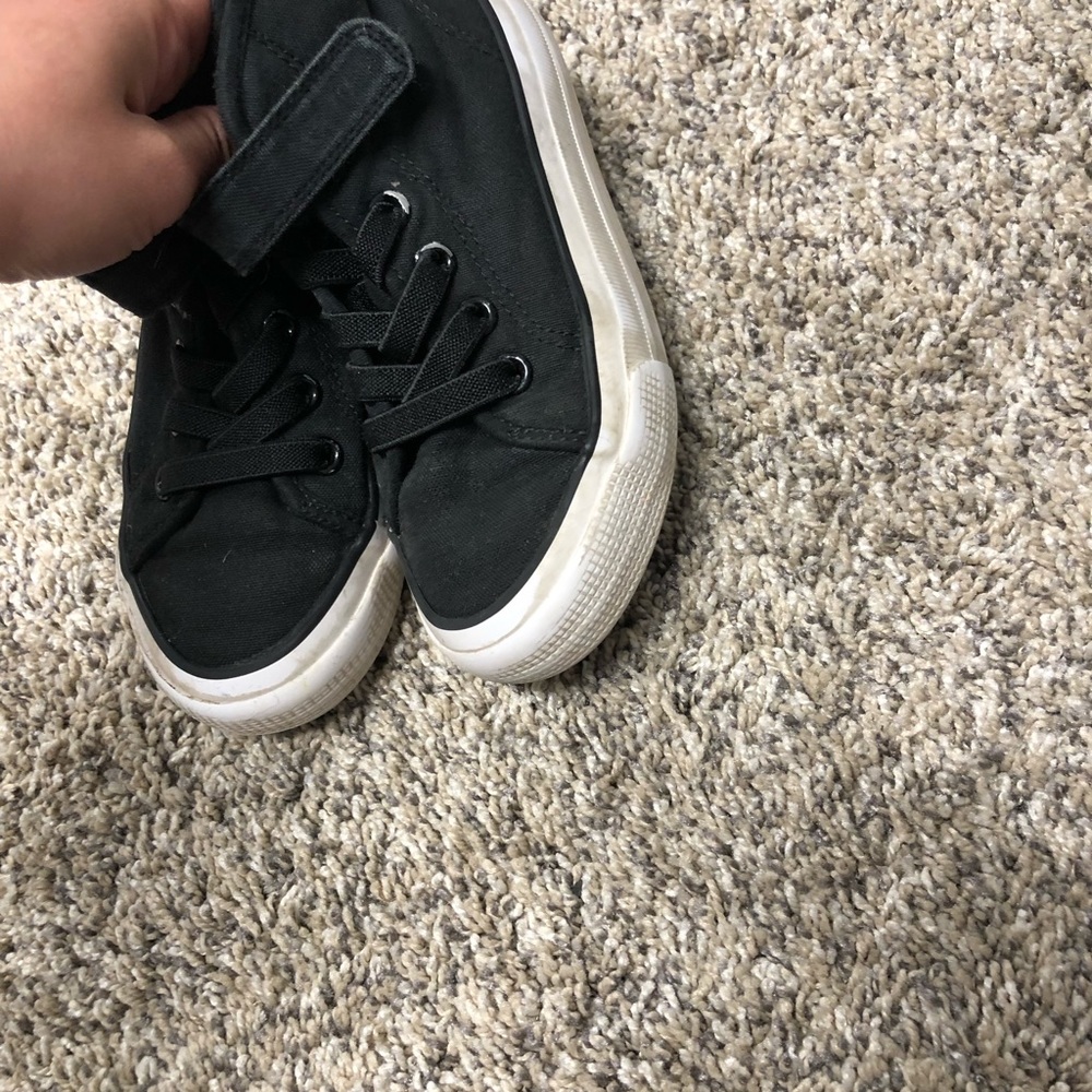 Shoes - Picture 2 of 4